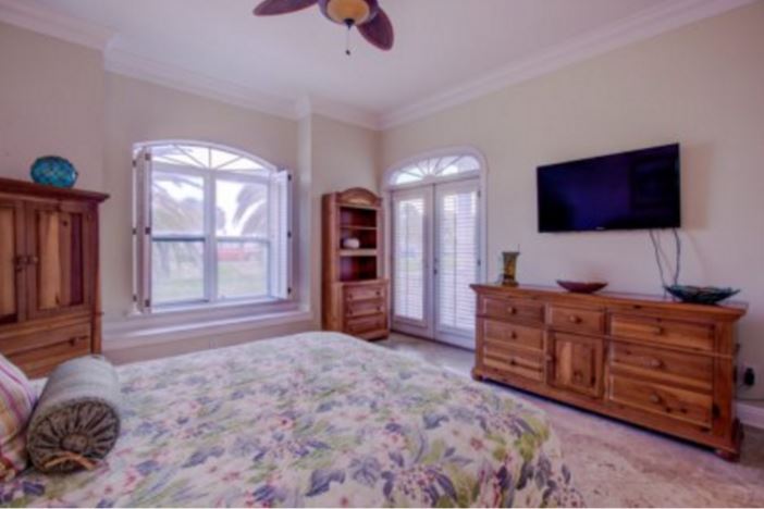 who wants a beach rental in destin